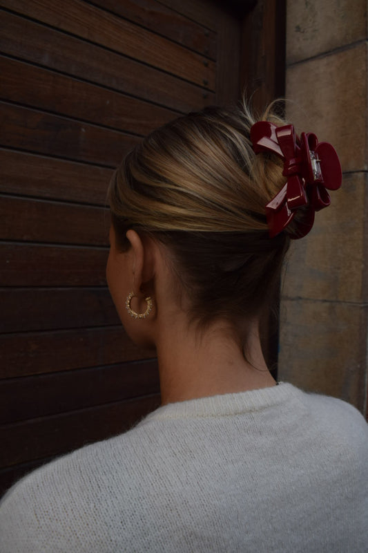 Red bow