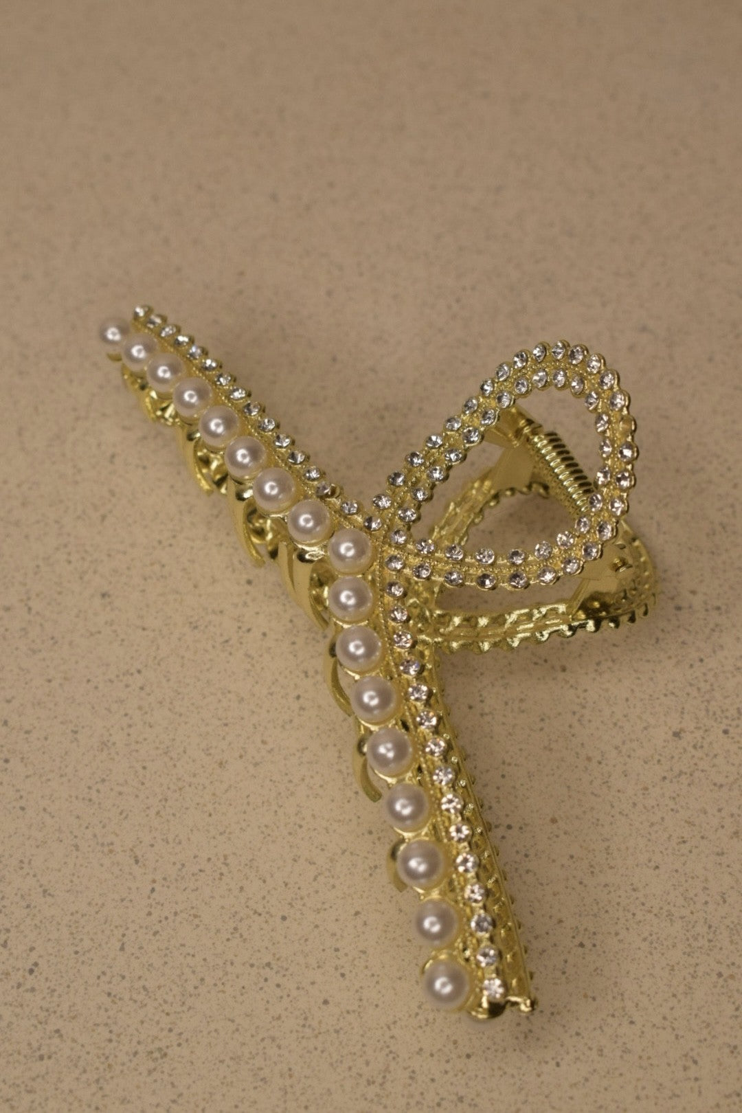 Pearly clip